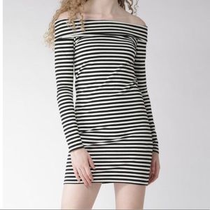 Forever 21 Off the Shoulder Striped Dress (M)